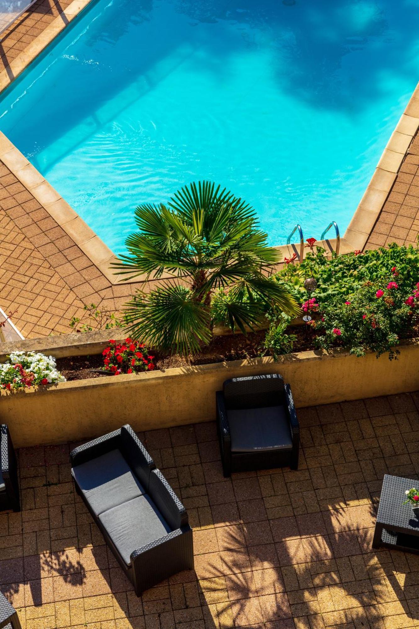 Logis Hotel Noemys Morgon Вилье-Моргон Экстерьер фото