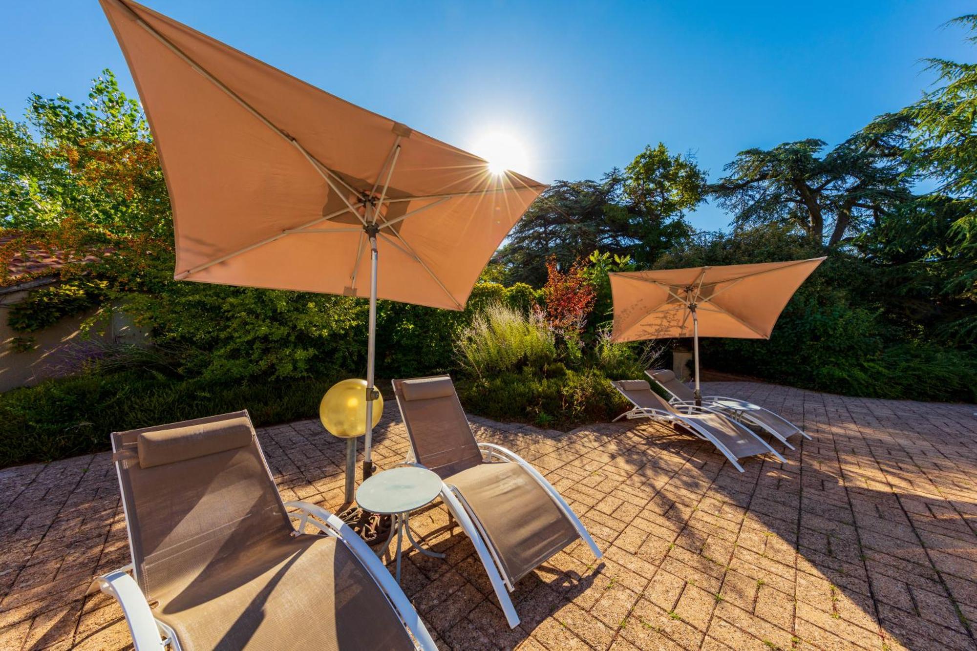 Logis Hotel Noemys Morgon Вилье-Моргон Экстерьер фото