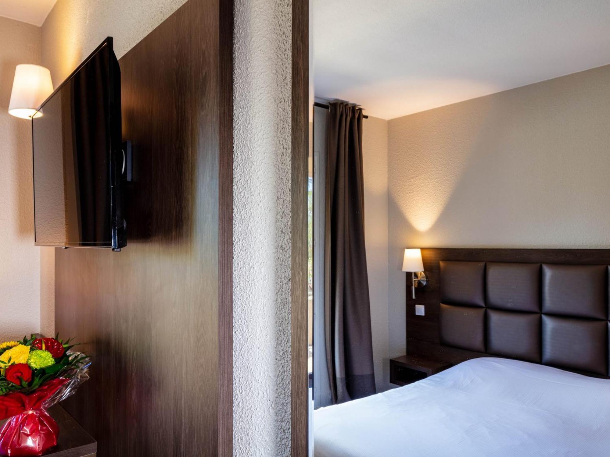 Logis Hotel Noemys Morgon Вилье-Моргон Номер фото